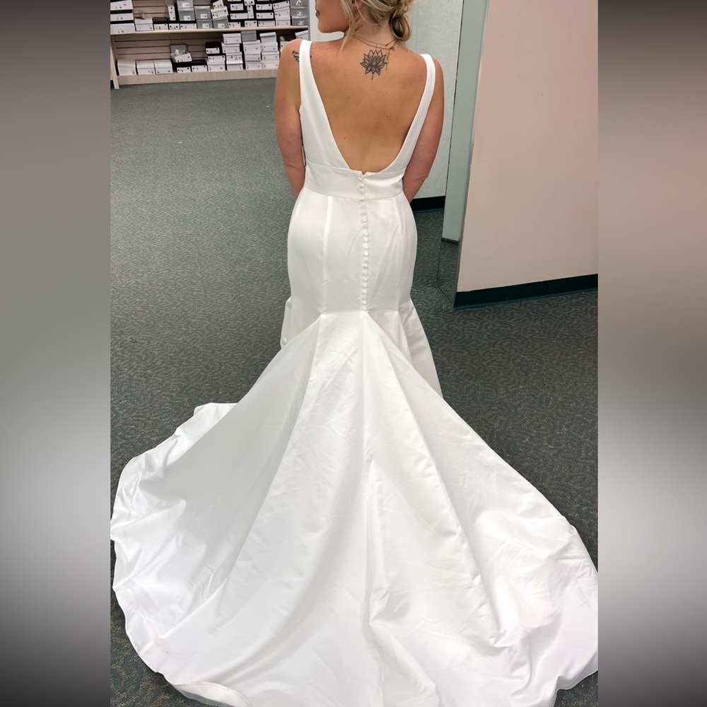 Elegant White Wedding Gown